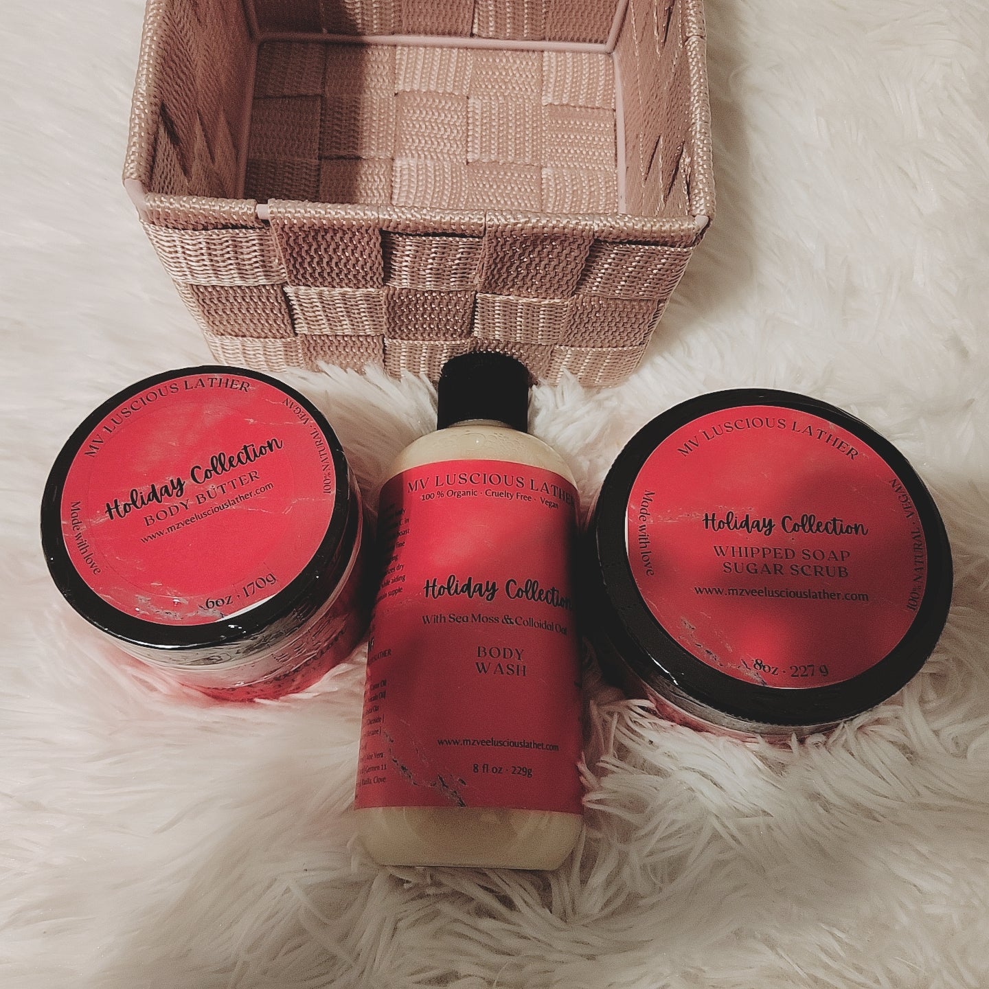 HOLIDAY COLLECTION SET