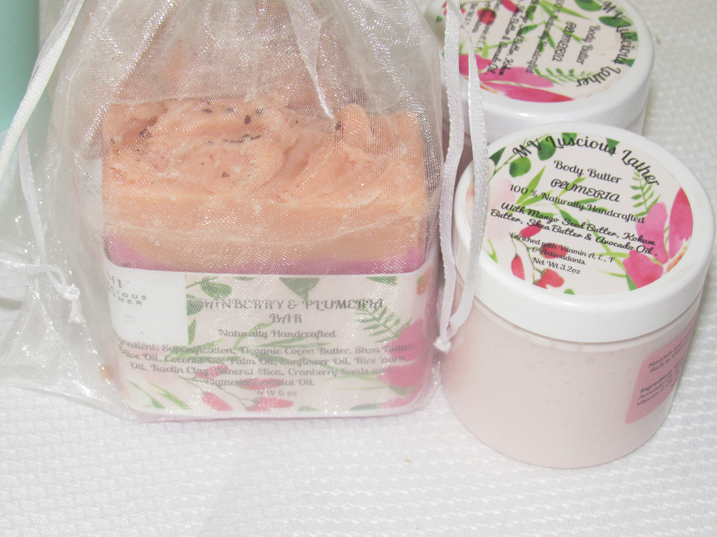 CRANBERRY & PLUMERIA EXFOLIATING BAR